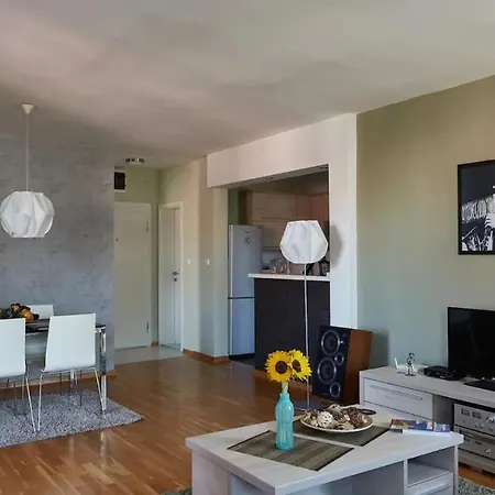 Modern Central With Gorgeous Mountain View * Скоп'є